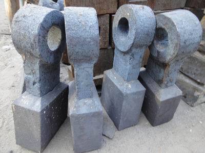 石頭的克星 復(fù)合式破碎機(jī)錘頭、耐磨顎板及異形配件